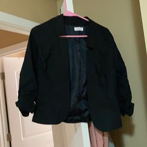 Formal Black Blazer with ruched sleeves